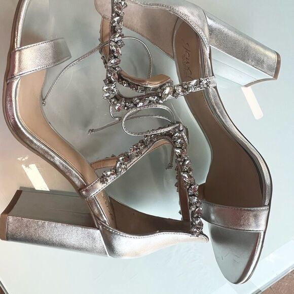 2 for $26 Jewel Badgley Mischka silver jeweled heels SZ 9 - Picture 4 of 13